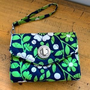 Vera Bradley Lucky You Turnlock wristlet green / navy floral